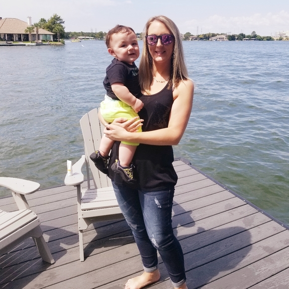 Meet your Posher, Christina - Picture 2 of 2